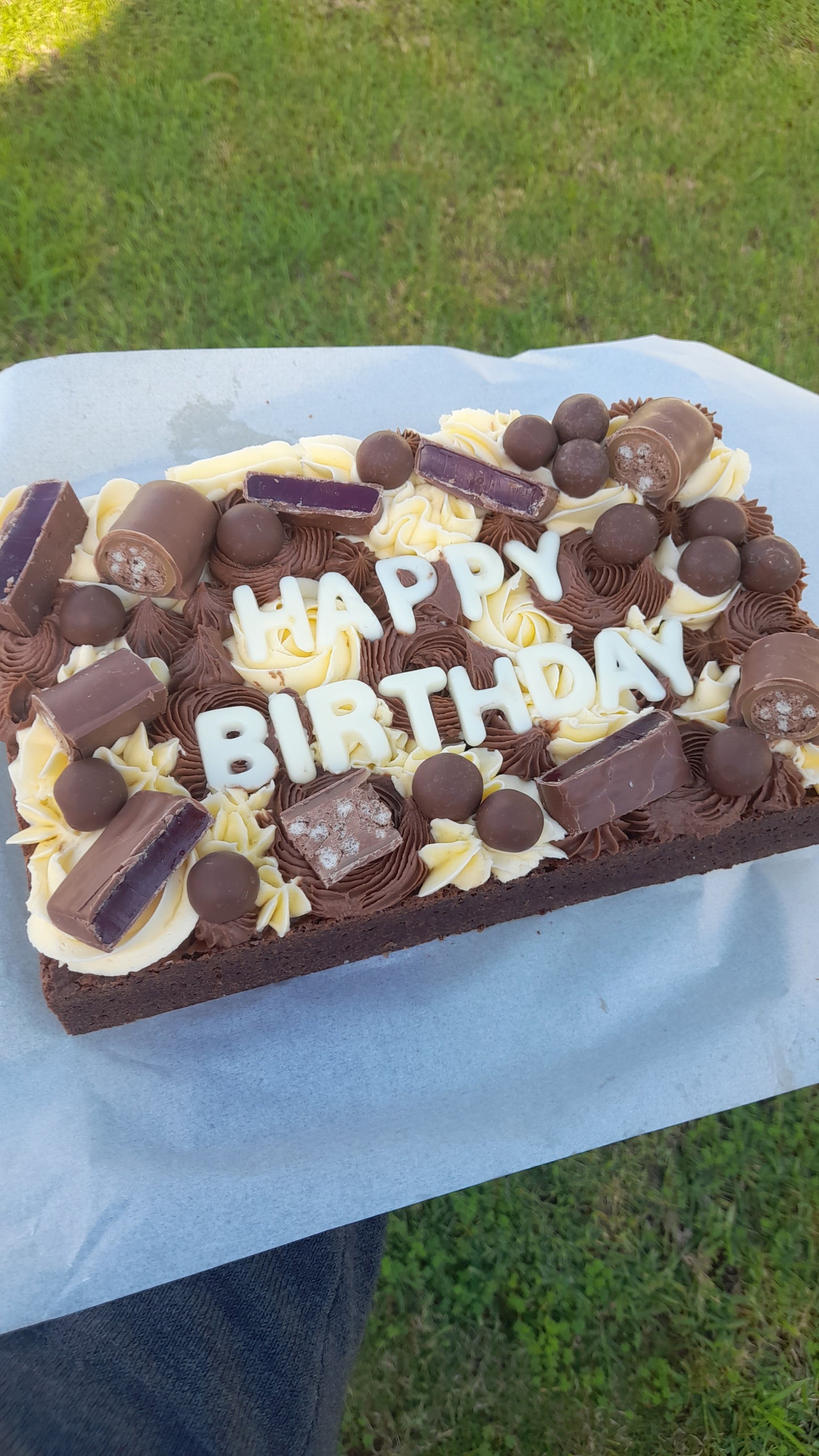 Brownie decorated slab
