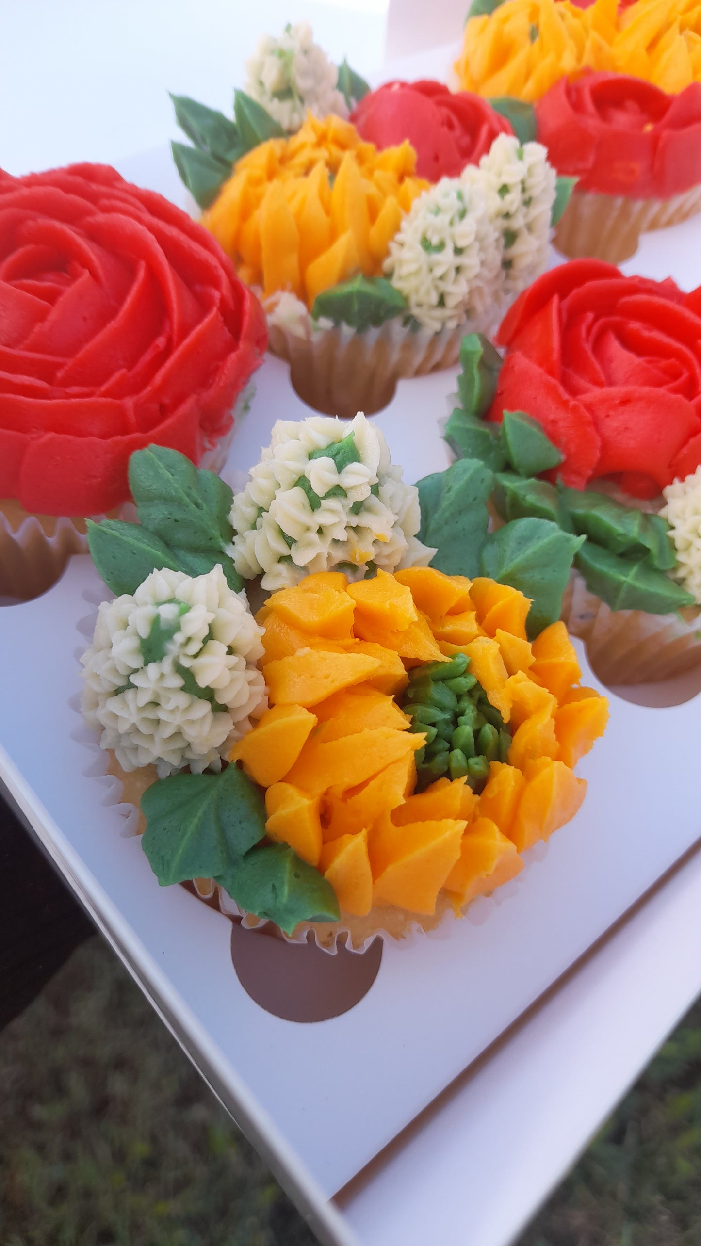 ADULT CUPCAKE DECORATING CLASSES