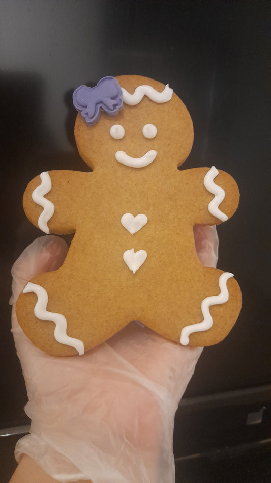 gingerbread girl christmas Kai's Cupcakes 