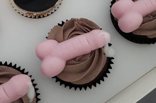 Penis Cupcakes with ejaculation