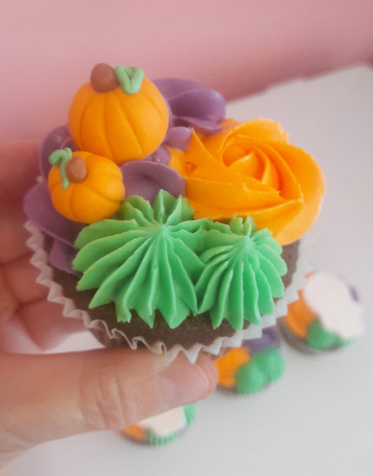 halloween class decorating untfield Heights Adelaide cupcakes